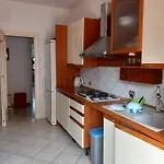 Apartman Martesana 4 *